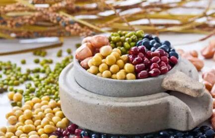 米飯中加入這些食材 減肥營(yíng)養(yǎng)兩不誤